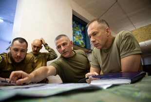 На Покровському напрямку зачищено шість населених пунктів та знищено сотні російських окупантів - Сирський