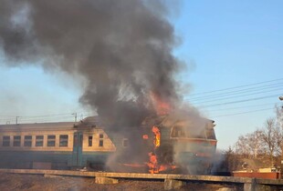 Росіяни атакували ударним дроном пасажирський дизель-поїзд на Сумщині: перші подробиці
