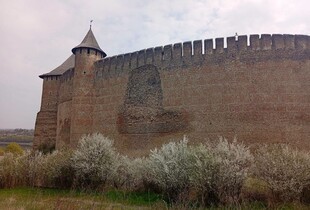 В Хотинській фортеці частково обвалилася стіна (відео)
