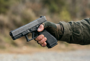 У Києві невідомий відкрив стрілянину по людях: одна особа загинула